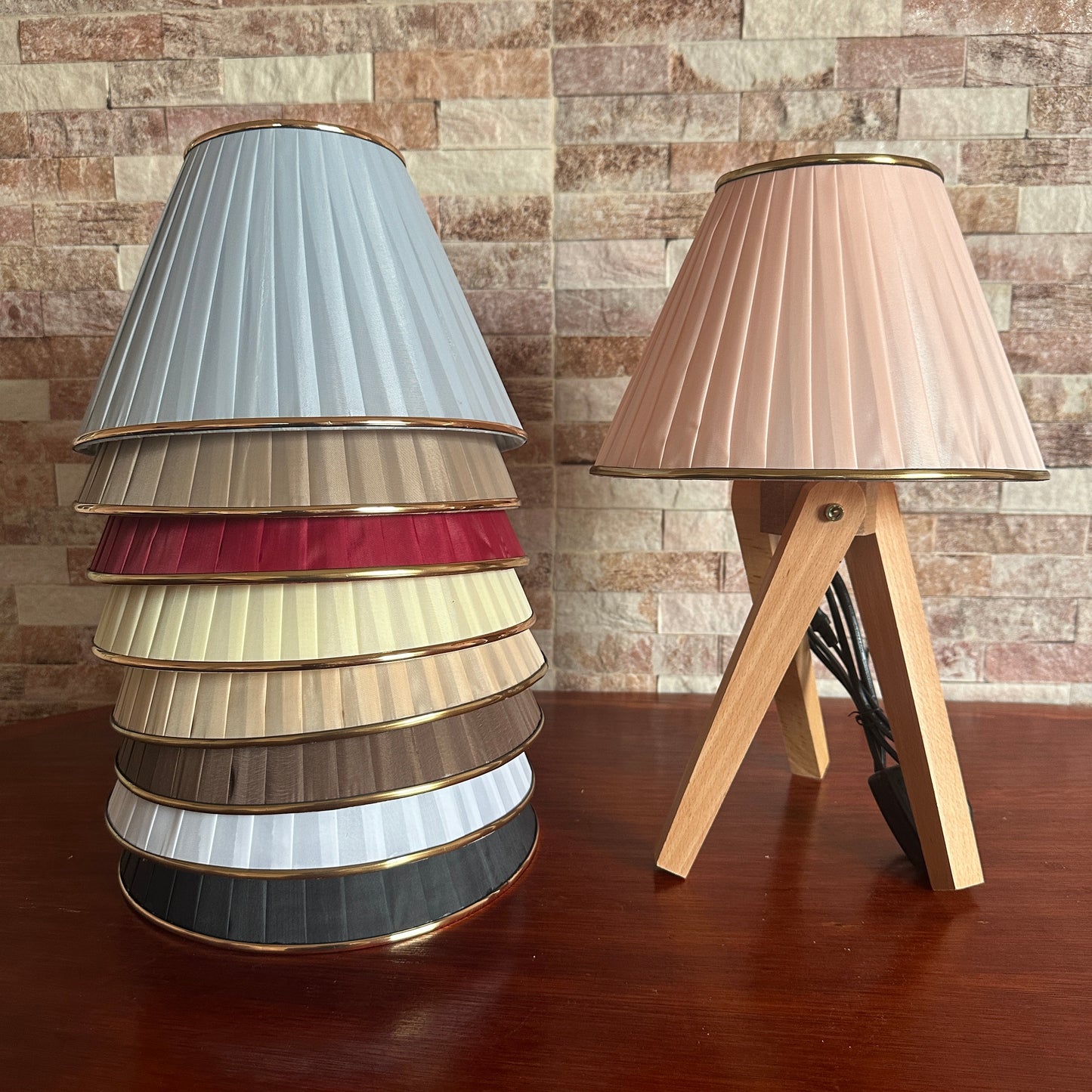 ضوء ليلي على شكل قبعة مخروطية الشكل