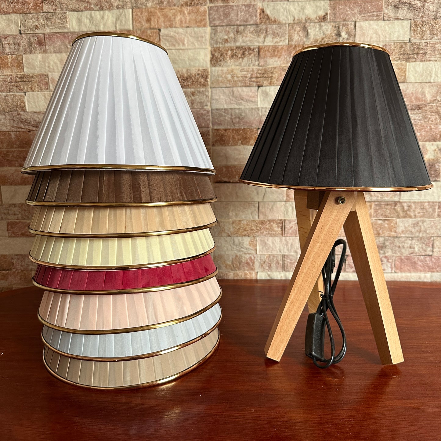 ضوء ليلي على شكل قبعة مخروطية الشكل