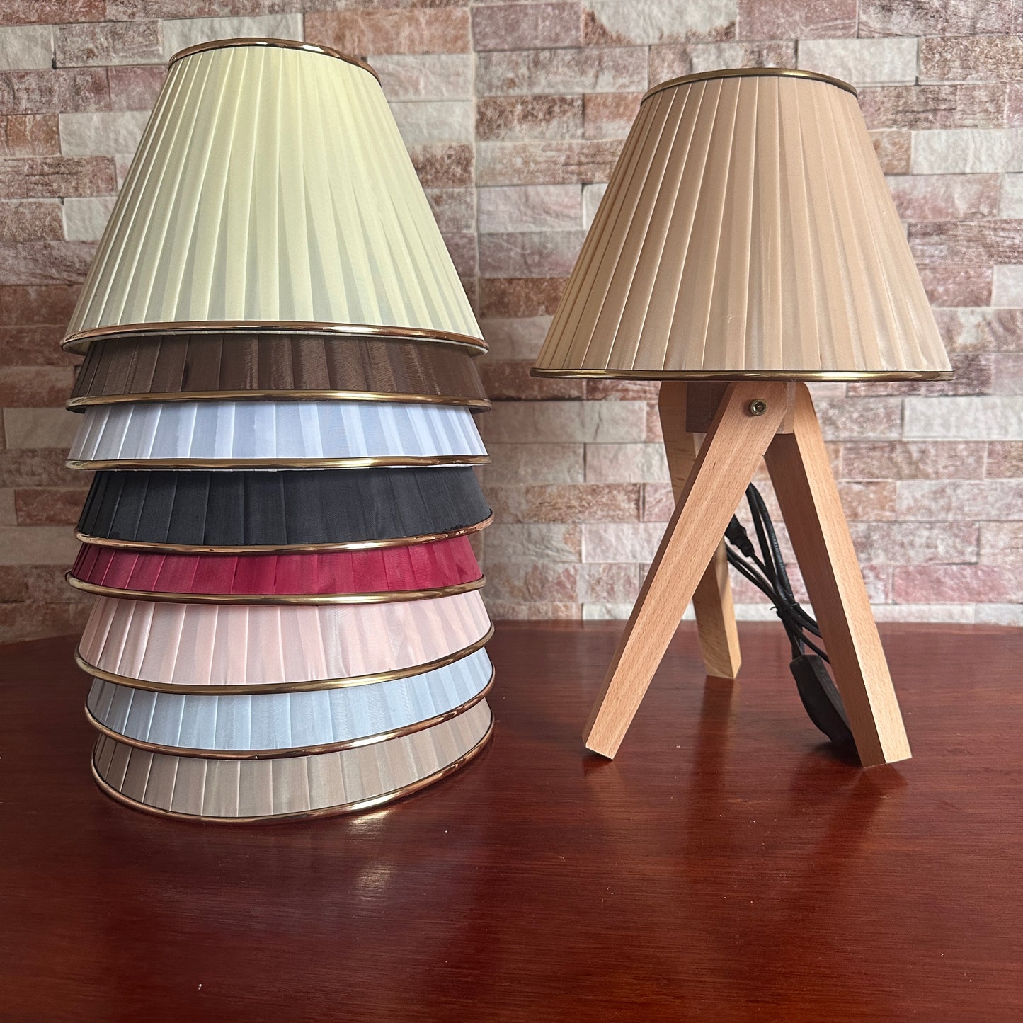 ضوء ليلي على شكل قبعة مخروطية الشكل