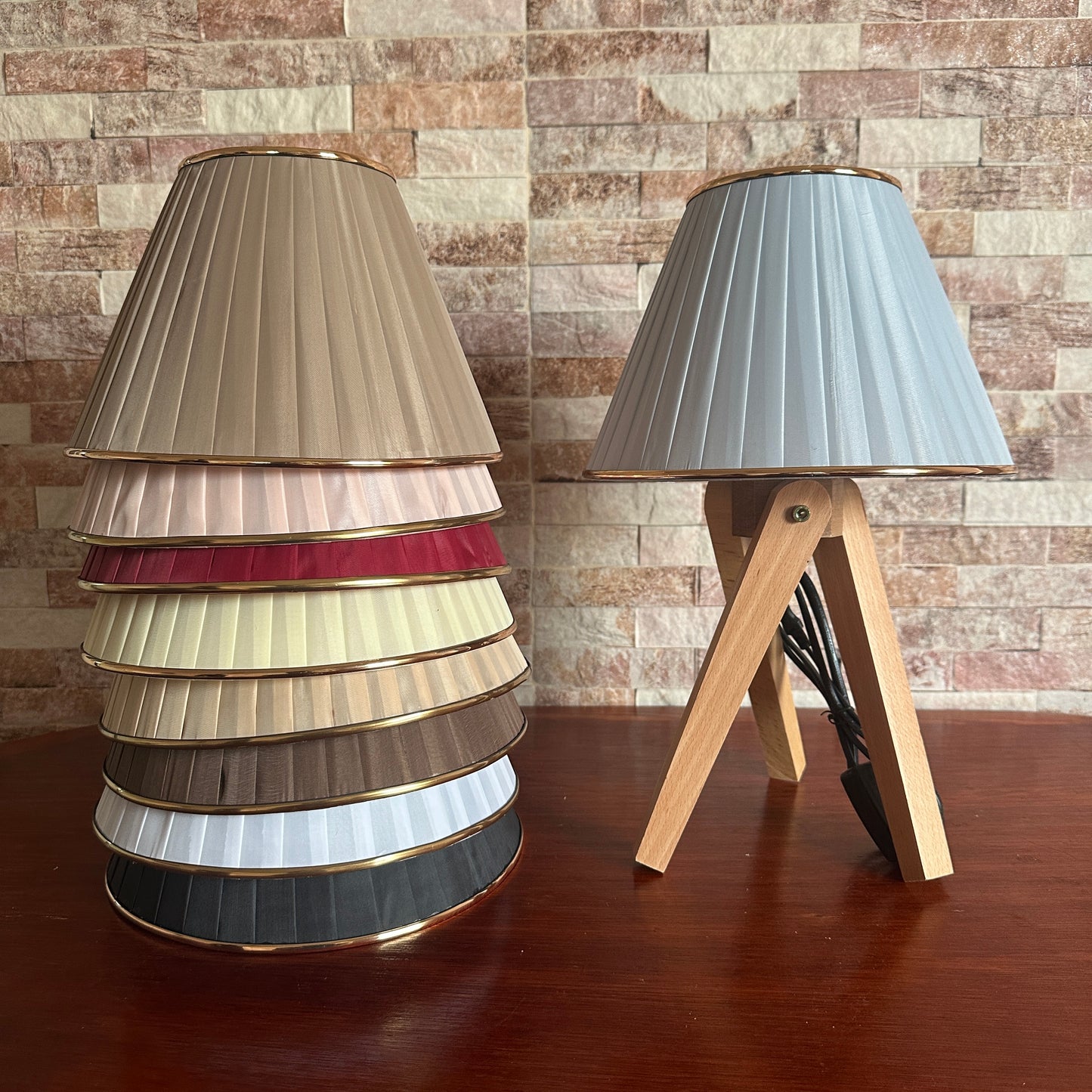 ضوء ليلي على شكل قبعة مخروطية الشكل