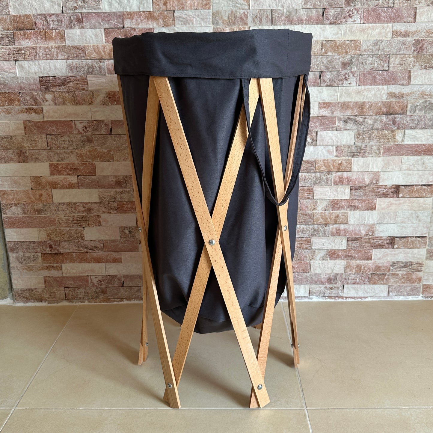 سلة غسيل دائرية