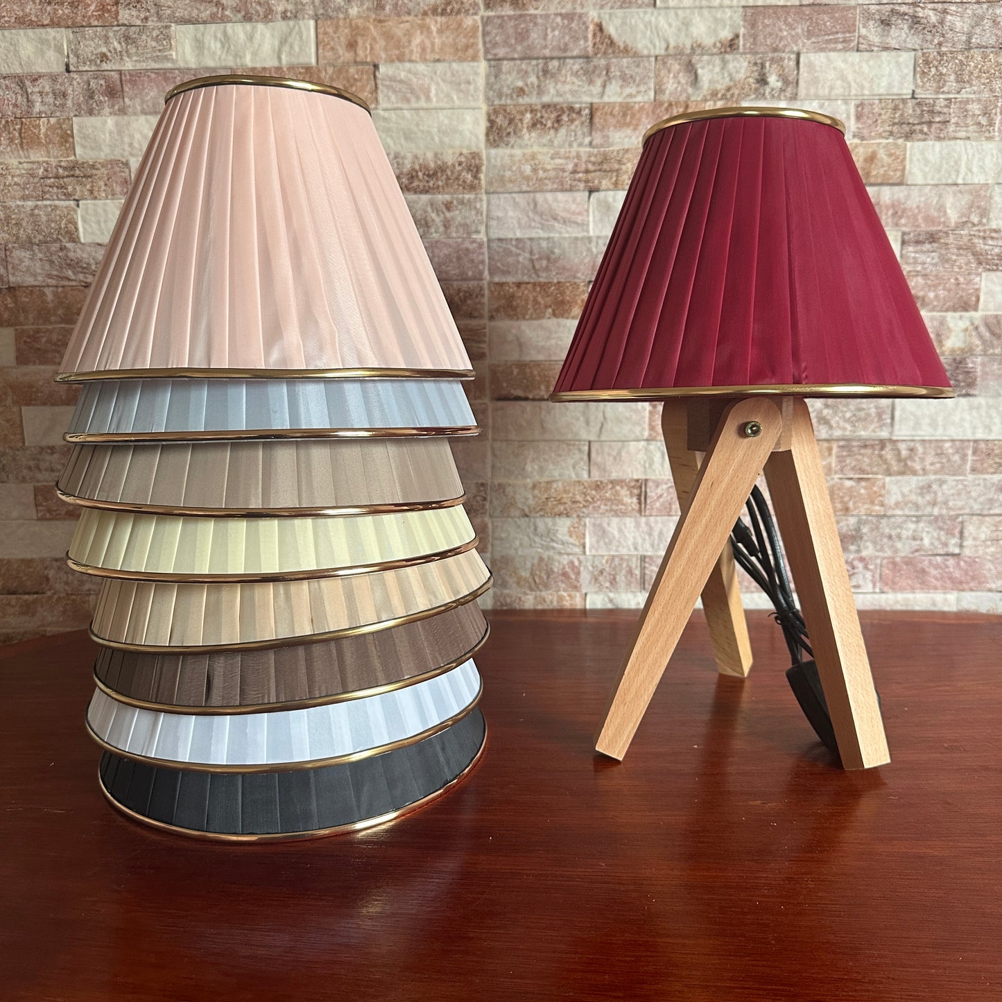 ضوء ليلي على شكل قبعة مخروطية الشكل