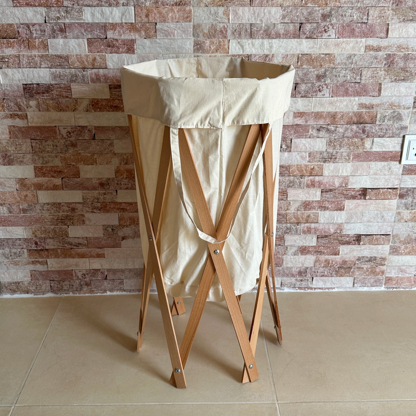 سلة غسيل دائرية