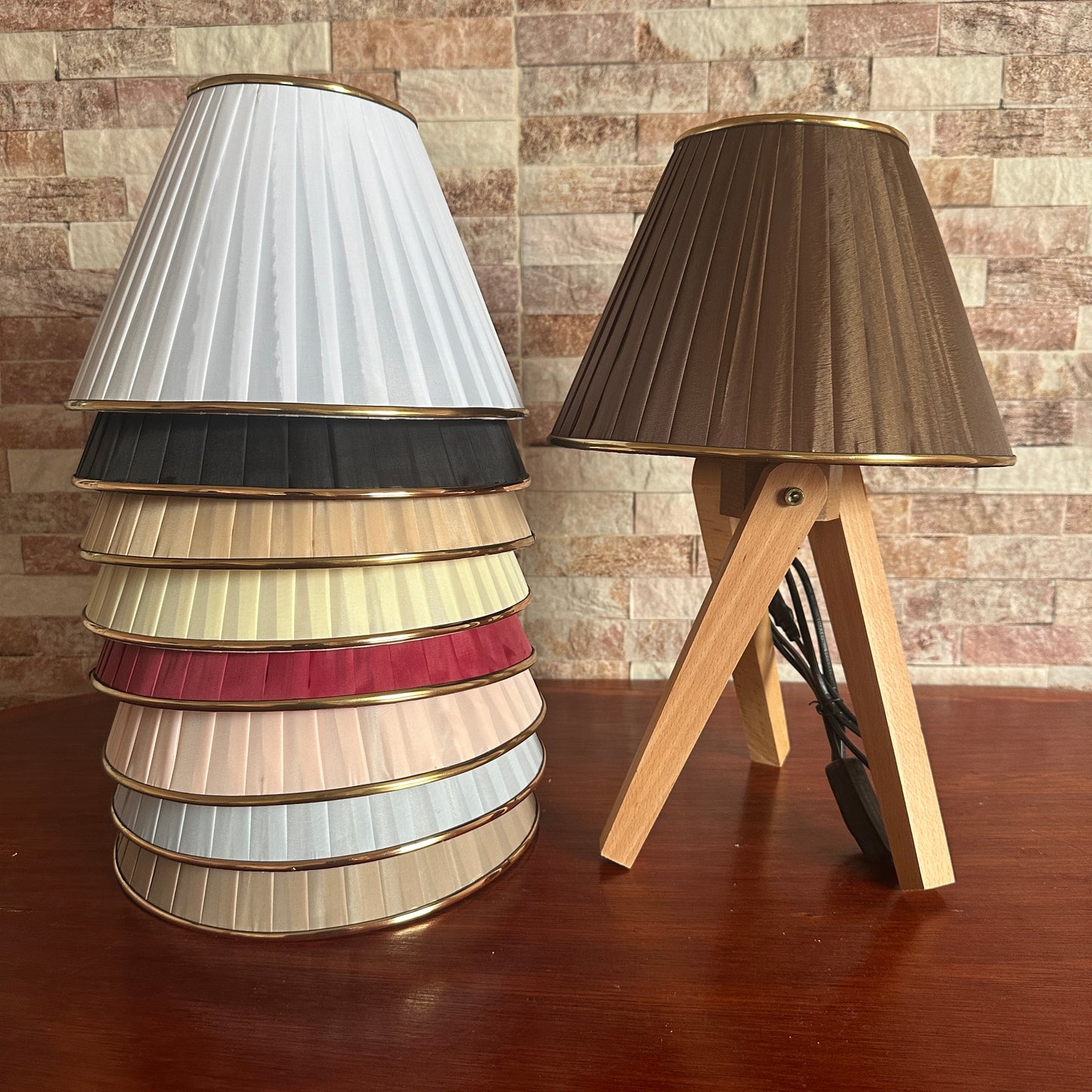 ضوء ليلي على شكل قبعة مخروطية الشكل