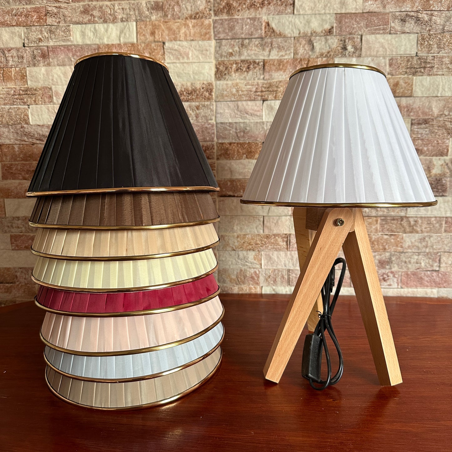 ضوء ليلي على شكل قبعة مخروطية الشكل