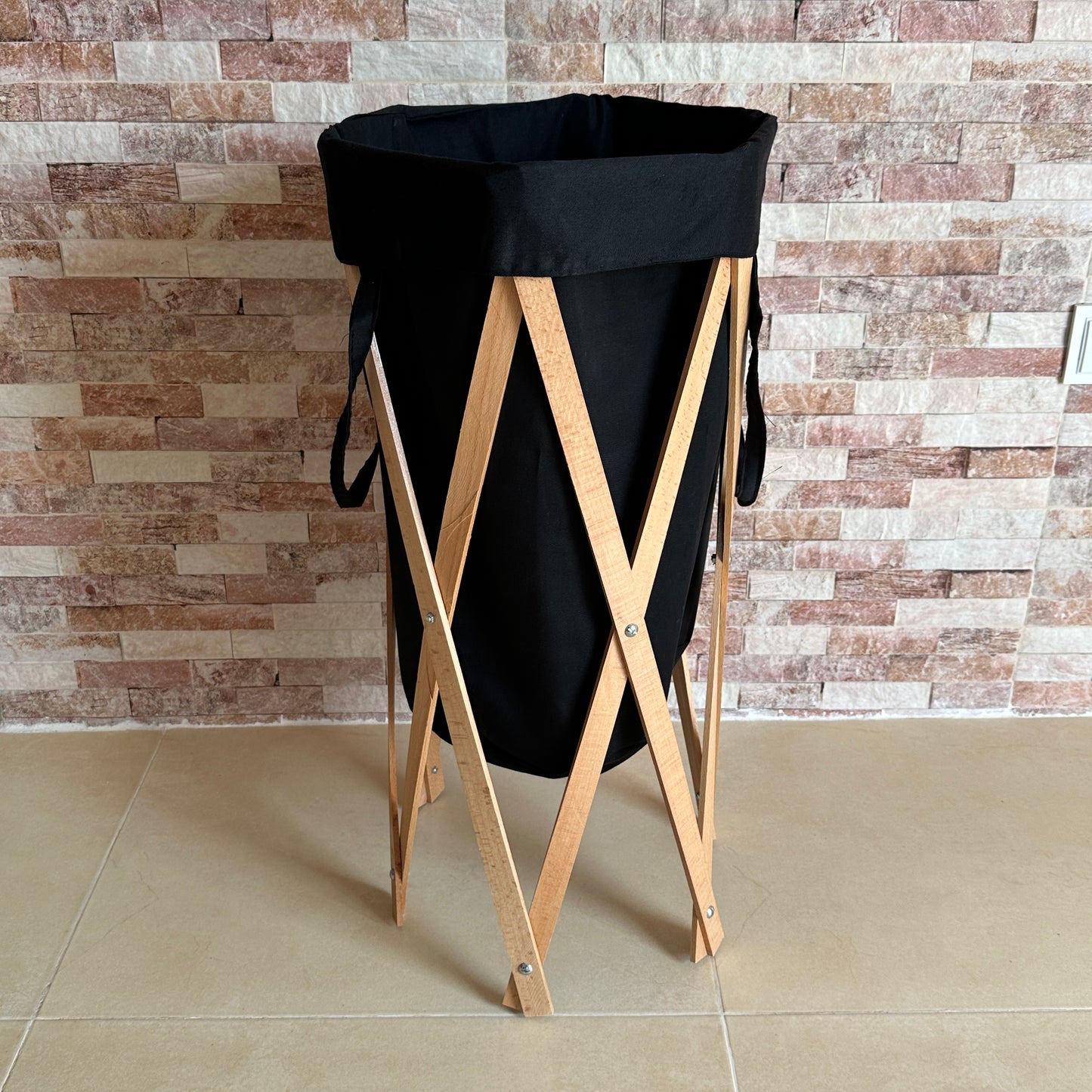 سلة غسيل دائرية