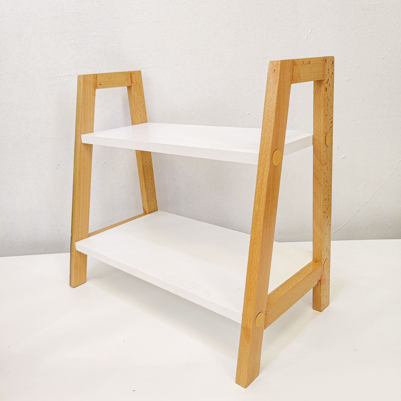 رف من خشب الزان مكون من طبقتين