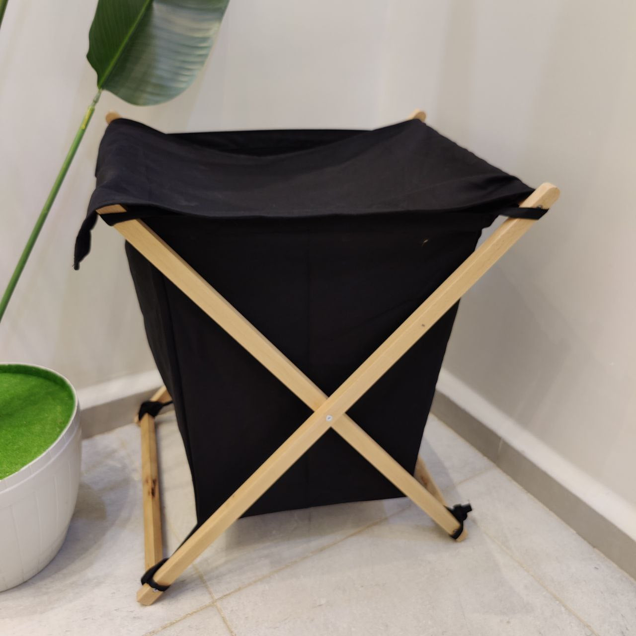 سلة غسيل بغطاء