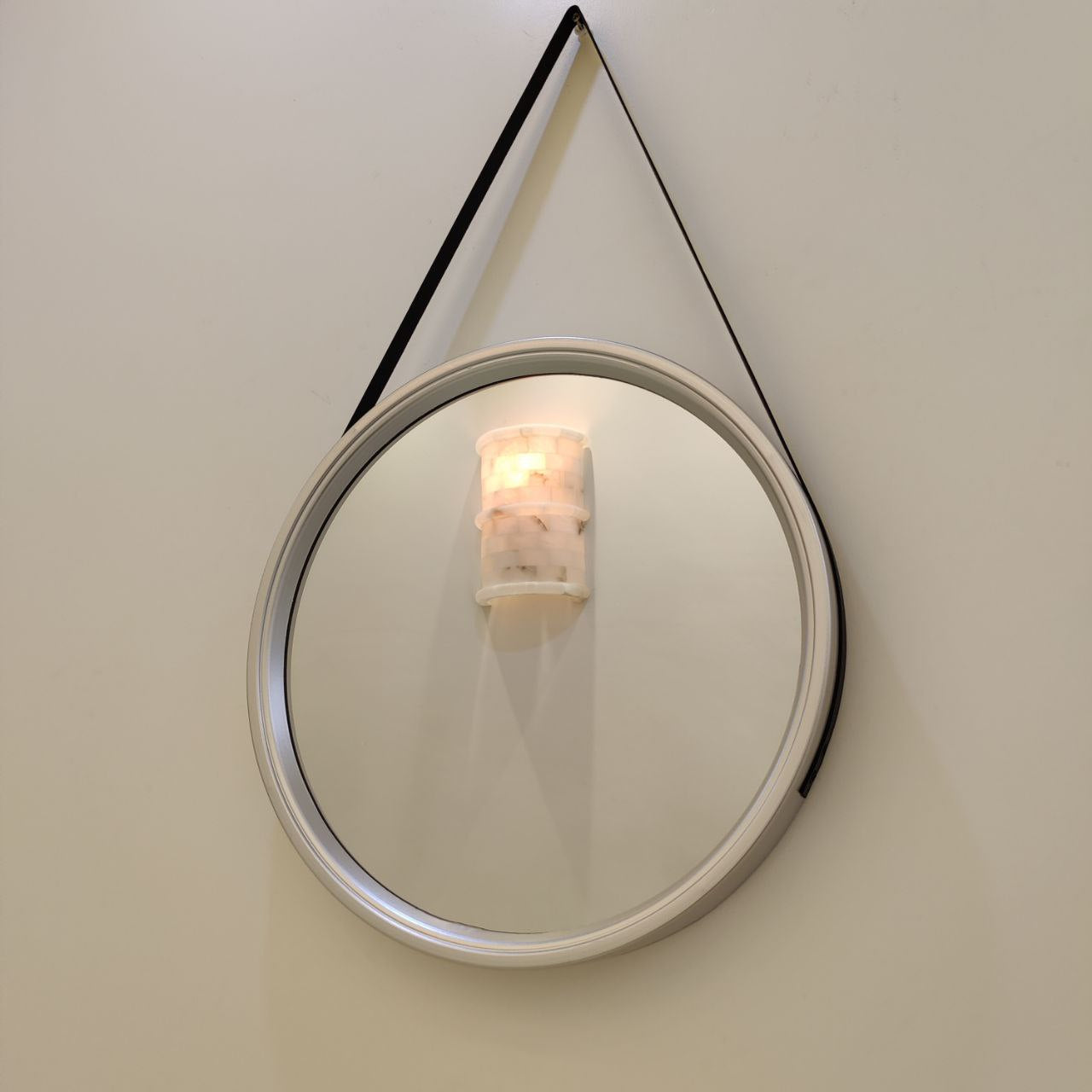 مرآة مستديرة