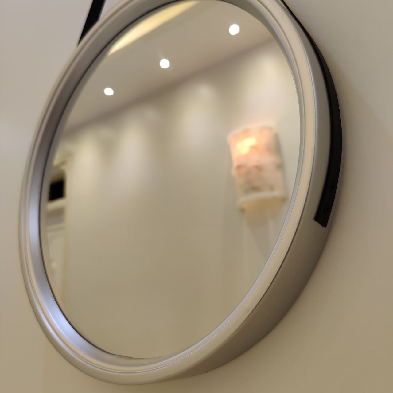 مرآة مستديرة