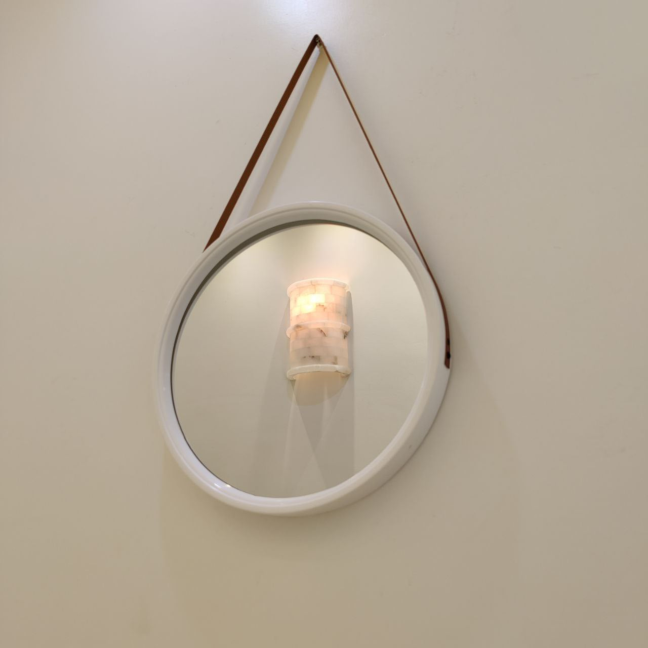 مرآة مستديرة