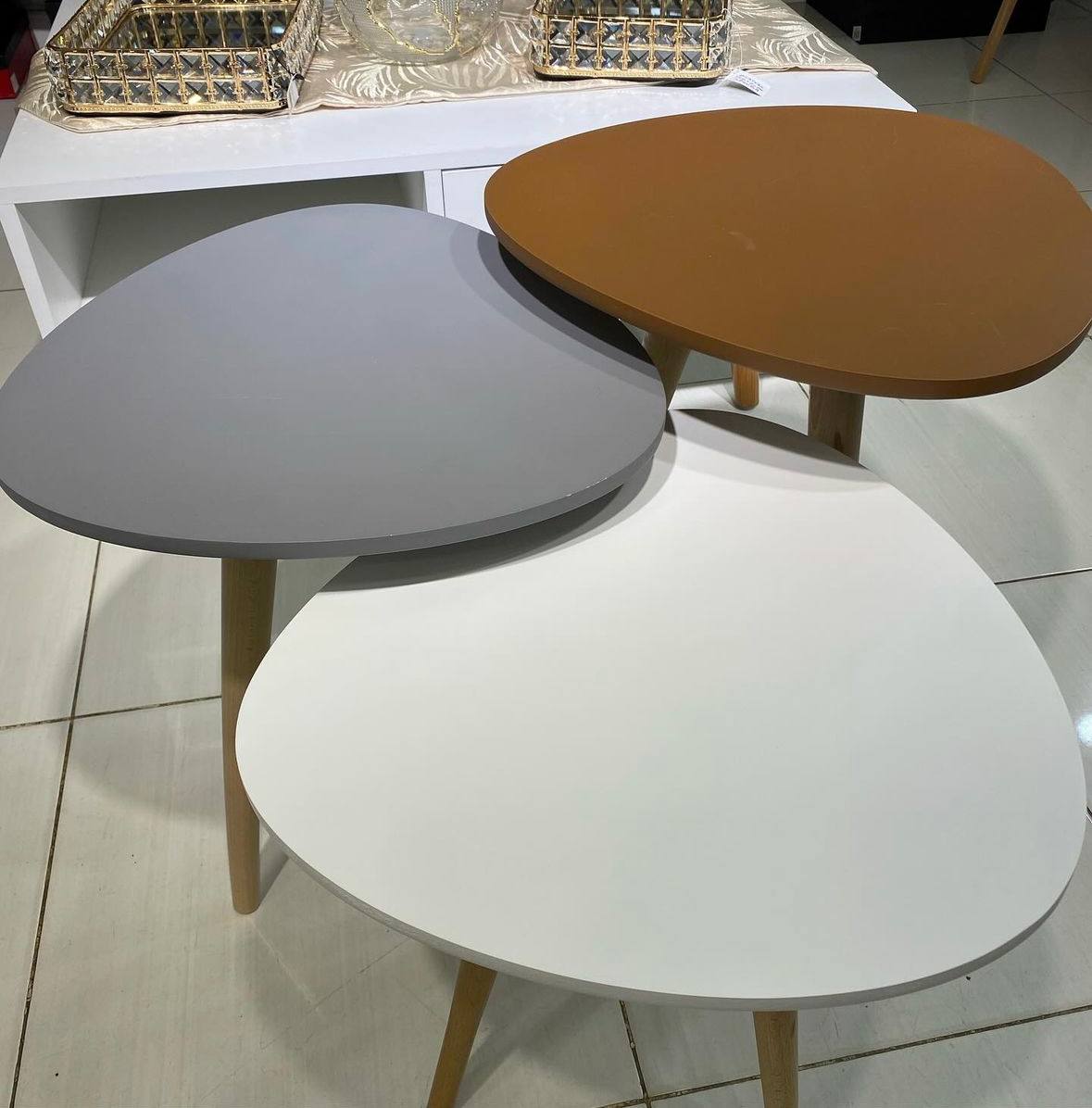 طاولة التعشيش