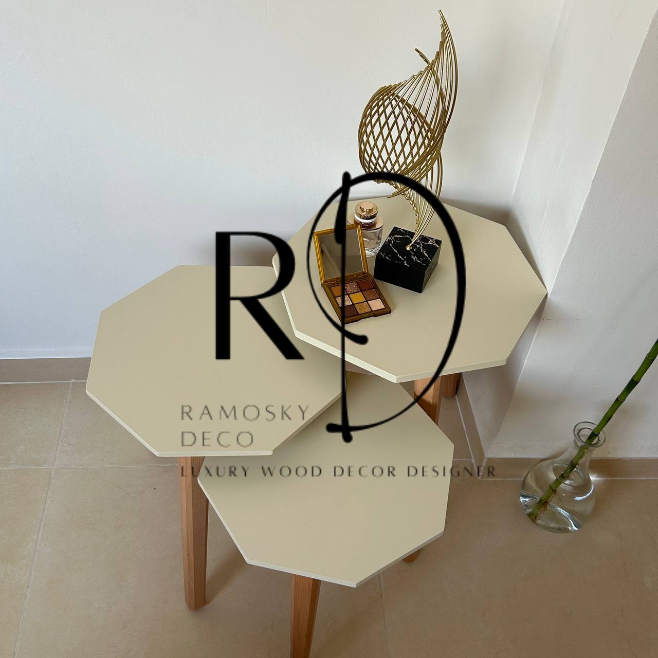 Table gigogne hexagonale