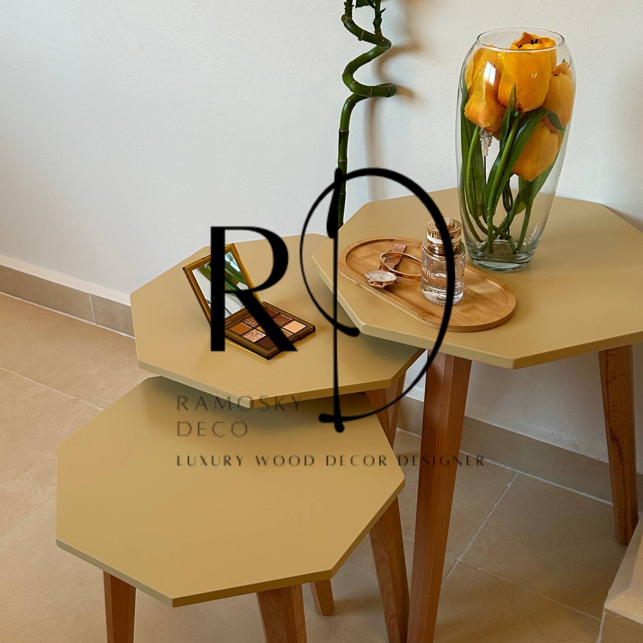 Table gigogne hexagonale