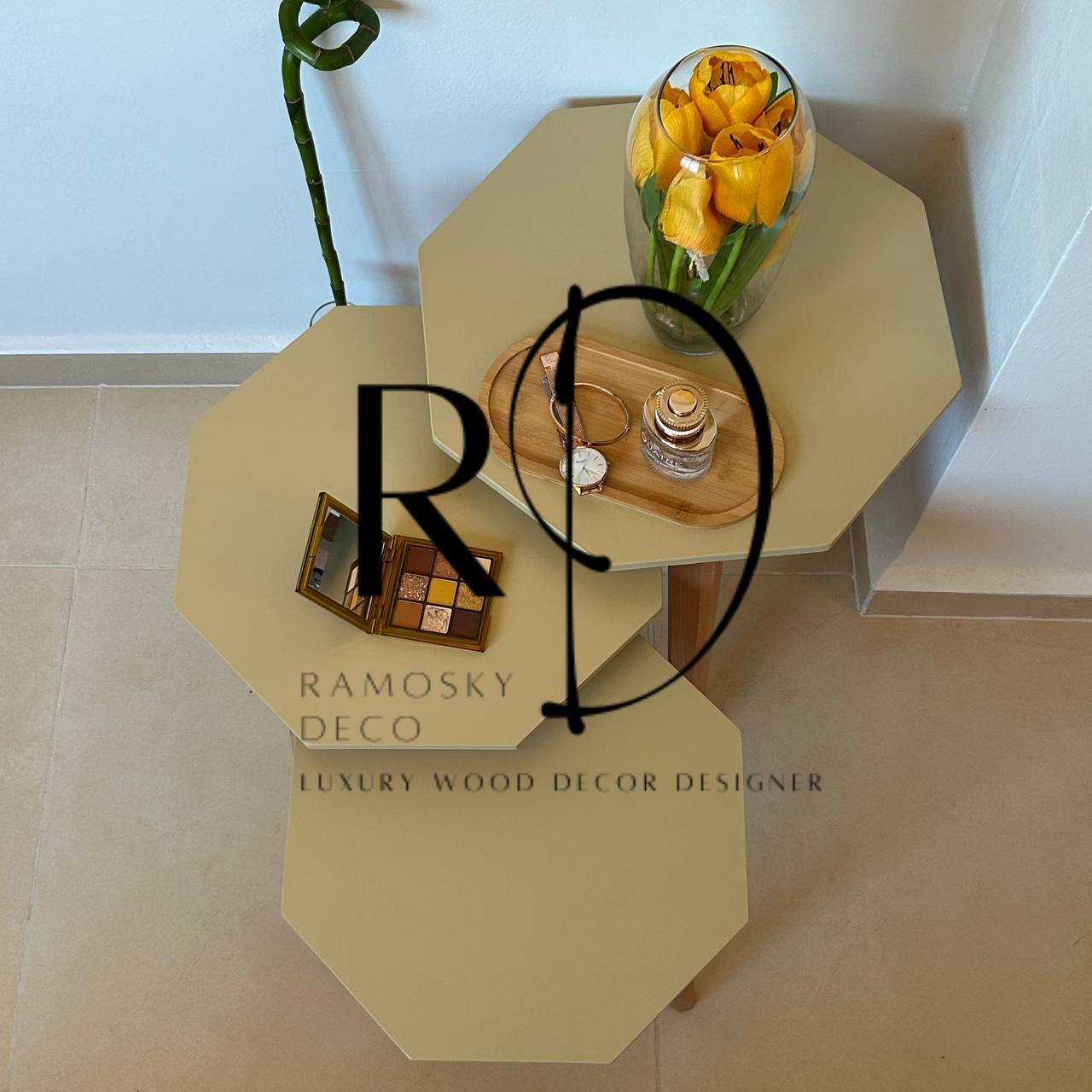 Table gigogne hexagonale