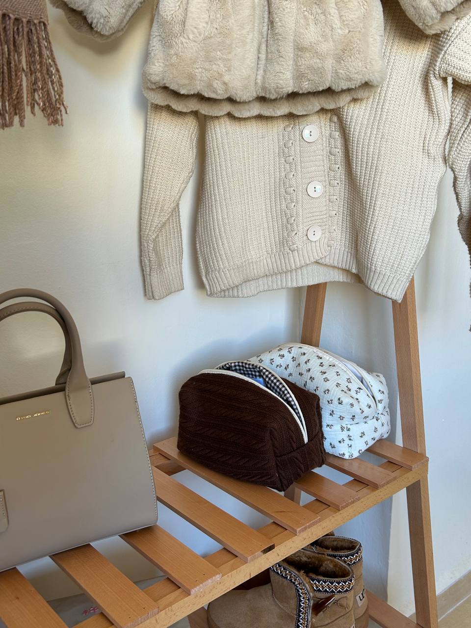 Penderie étagère en bois hêtre