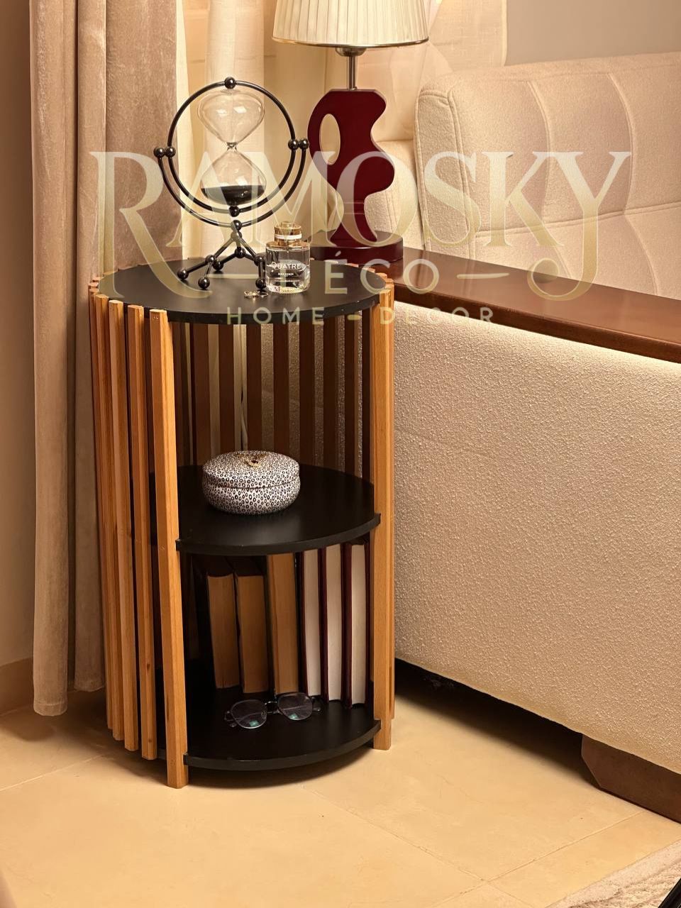 Table cylindrique à étagère