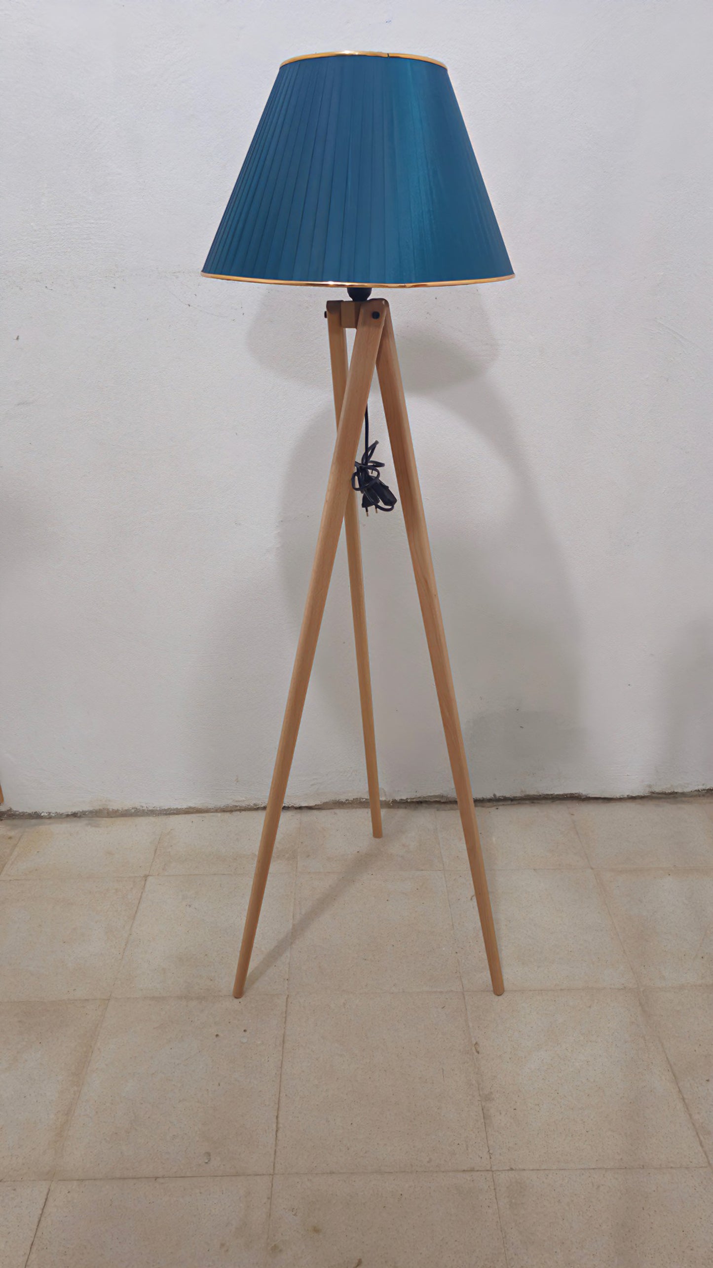 Lampadaire en bois hêtre (conique)